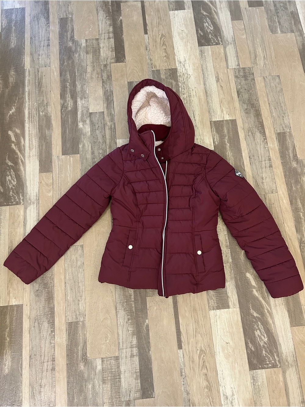 Hollister Women's Hooded Puffer Jacket in Burgundy with Sherpa Lining